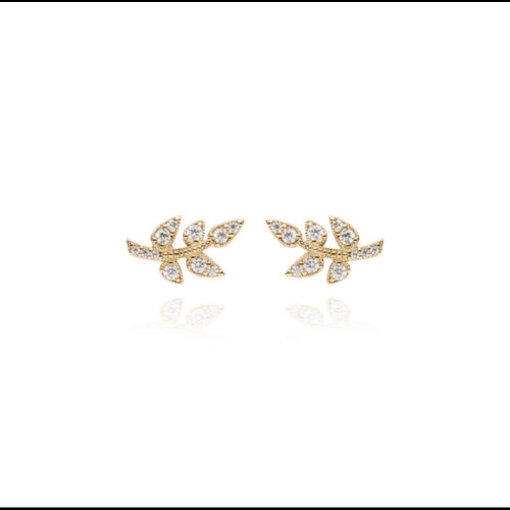 Petite Bijoux Leaf Stud Earrings